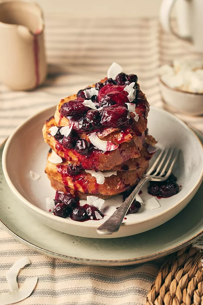 Food photography in Barcelona of blueberry and coconut french toast