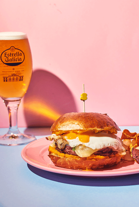 Barcelona restaurant photography stop motion video of burger egg yolk drip
