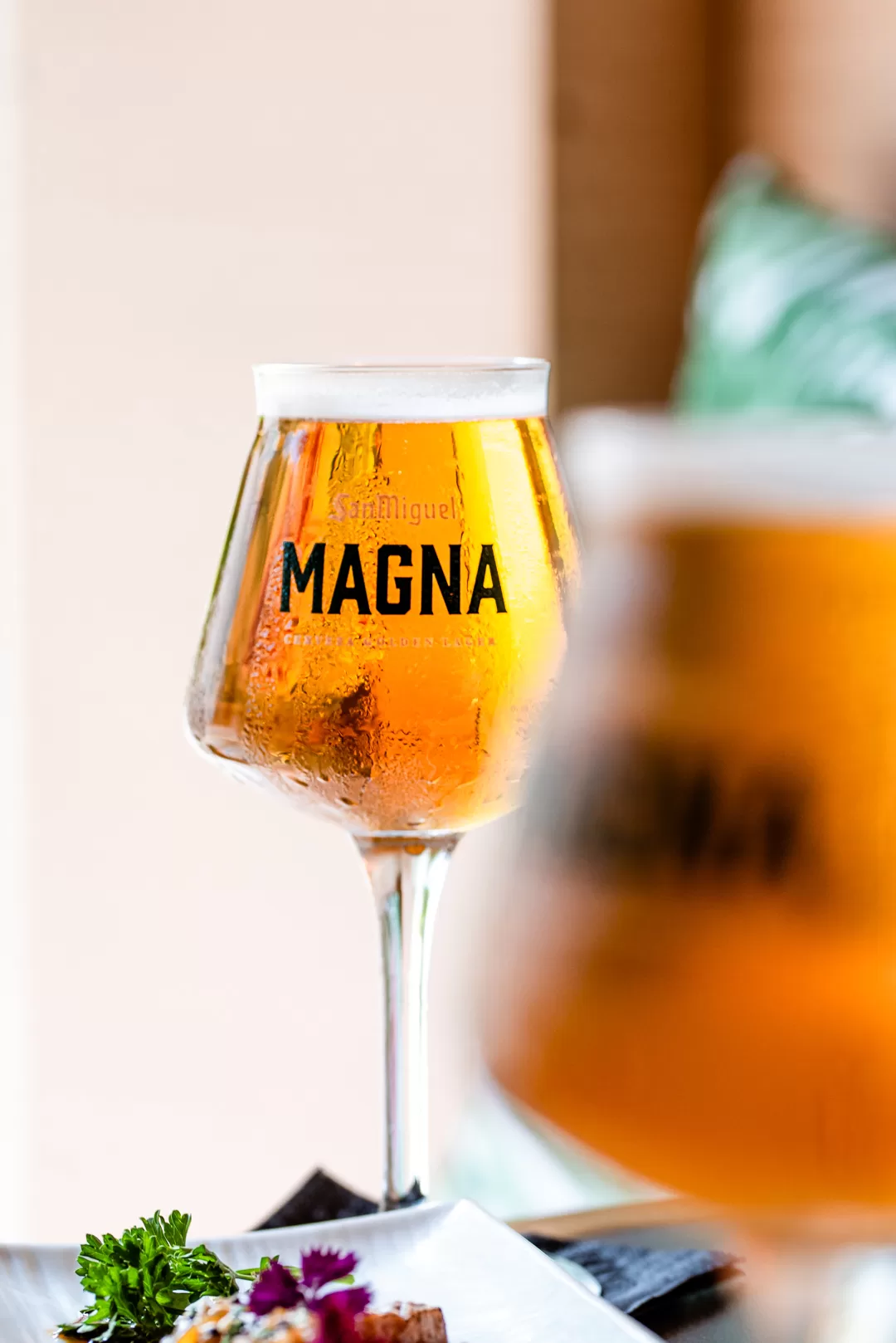 Barcelona restaurant photography of San Miguel Magna beer